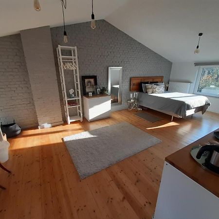 Office Des Bons Enfants Bed and Breakfast Huy Exteriör bild