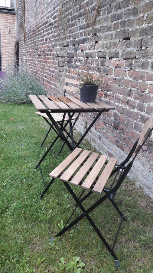 Office Des Bons Enfants Bed and Breakfast Huy Exteriör bild